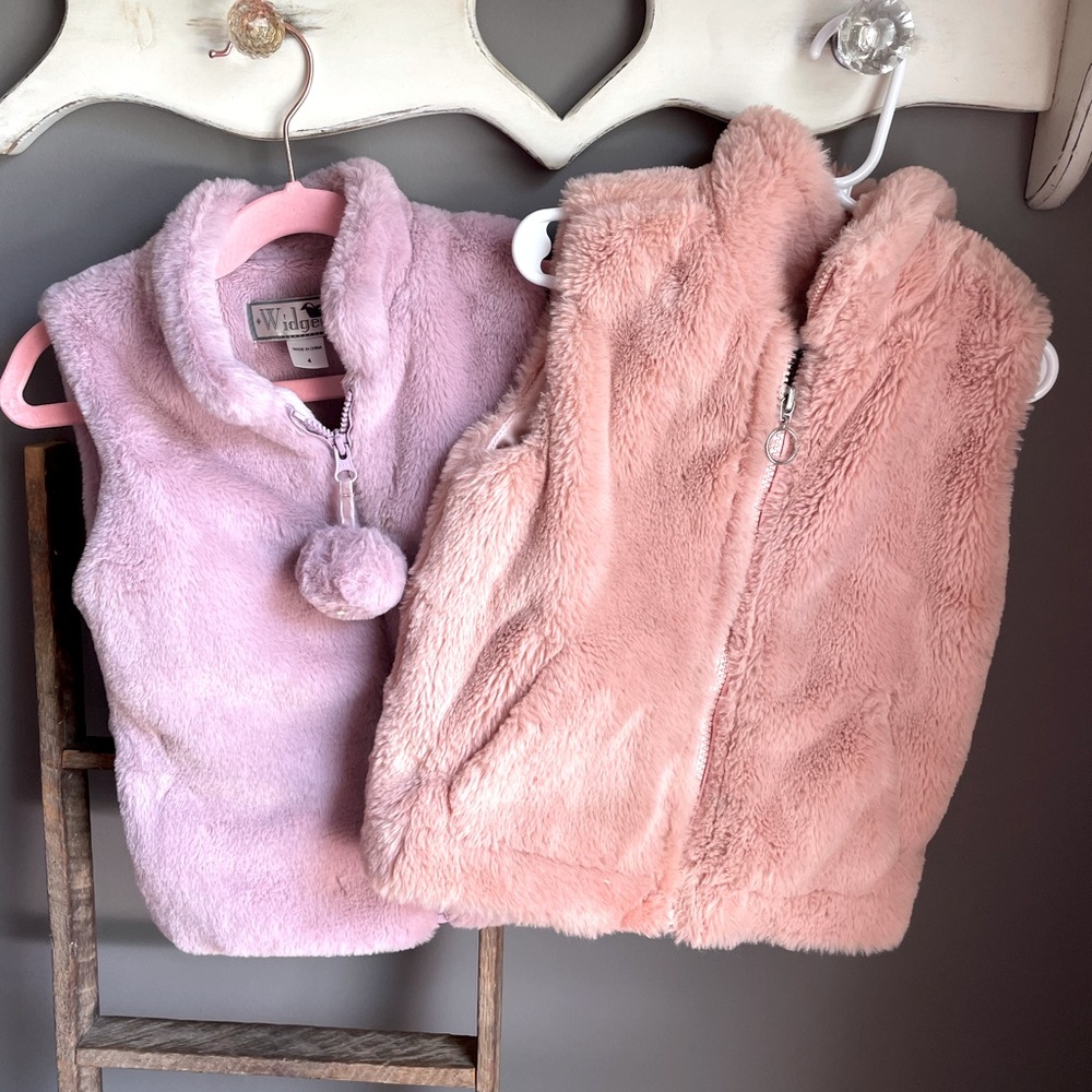 2 Fur Vests C4